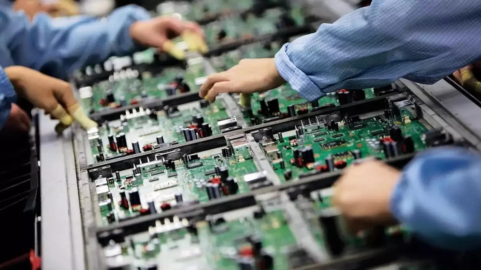 Guide to Setting Up a Consumer Electronics Repair Business in the UAE